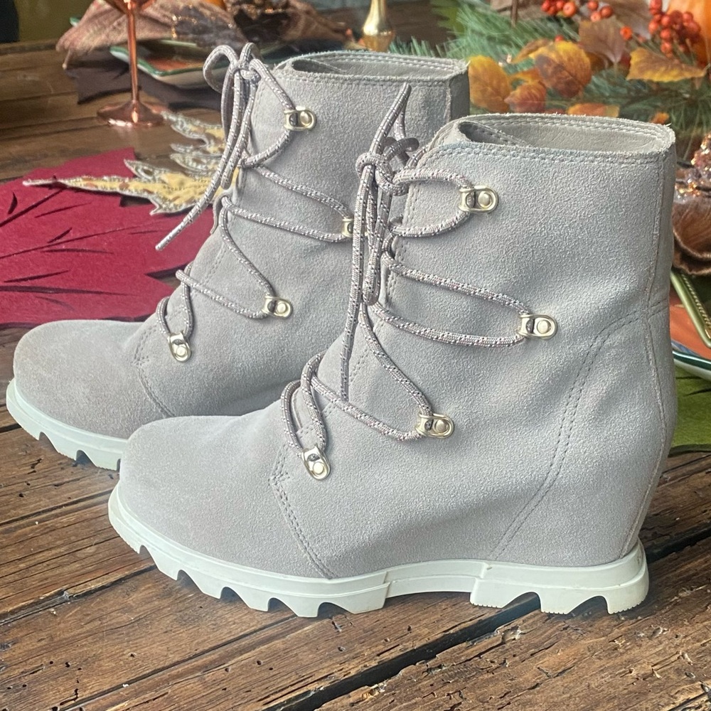 Sorel Women's Light Gray Lace-Up Wedge Ankle Boots